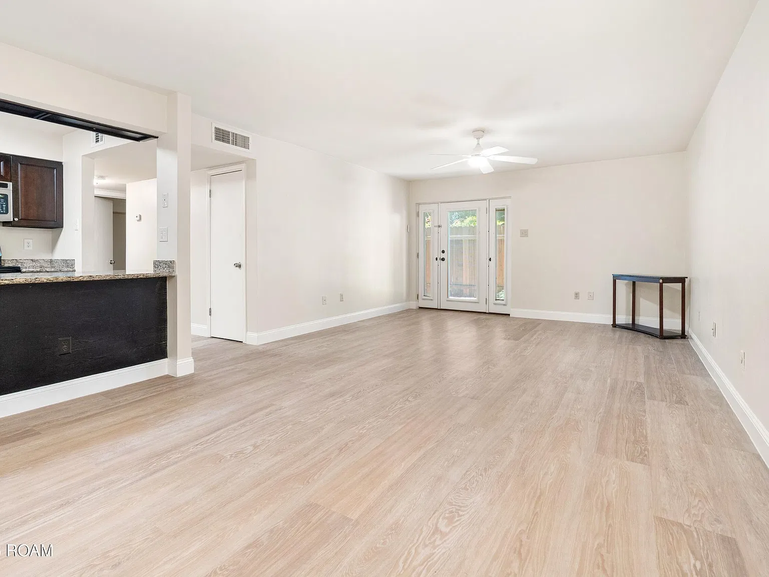 2 bed, 1.5 bath, 1050 sqft, $1,550 — Photo 2