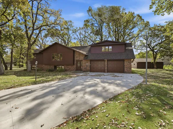 504 Greenview Ct, Sartell, MN 56377