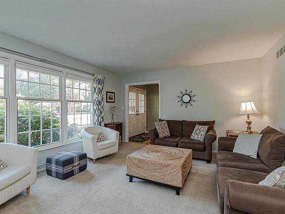 3rd image of 17650 Briarcliff Ct