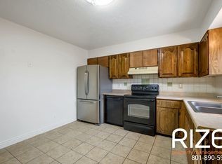 935 E 450 S #B, Clearfield, UT 84015