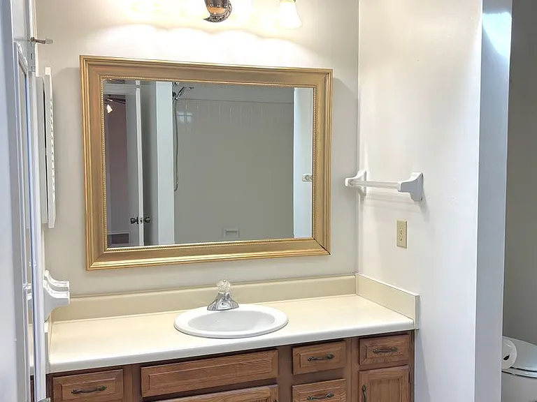 5900 Grelot Rd #101 — Photo 13
