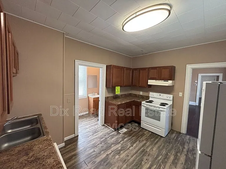 332 Hudson Ave — Photo 21