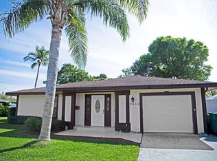 2452 Poinciana St, Naples, FL 34105