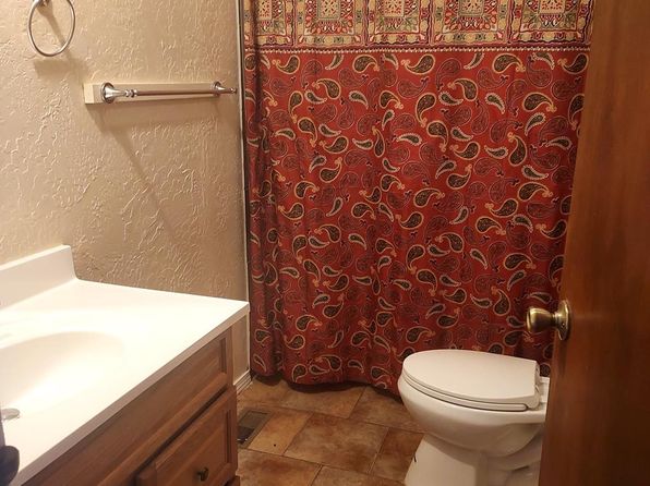 517 E 1st St, Van Horn, TX 79855