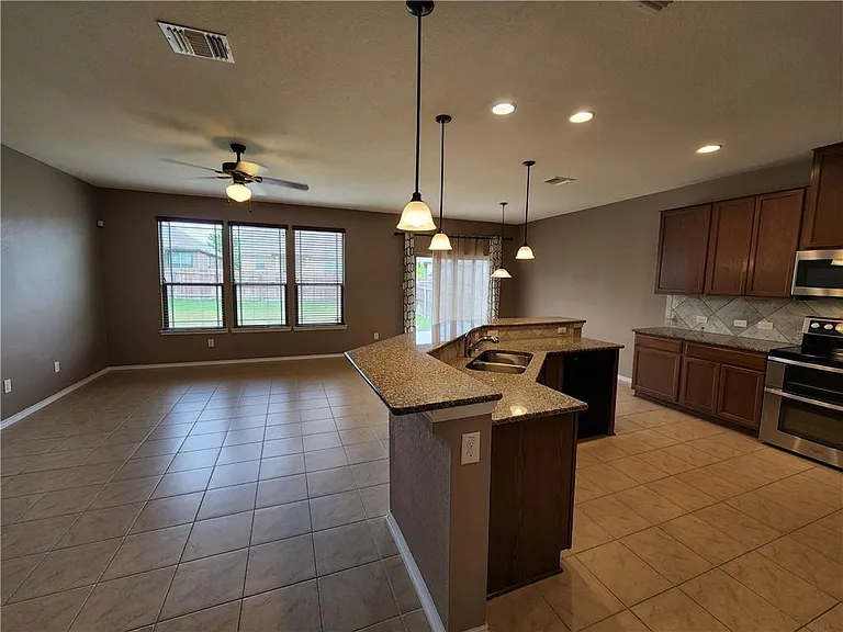 222 Telluride Dr — Photo 8