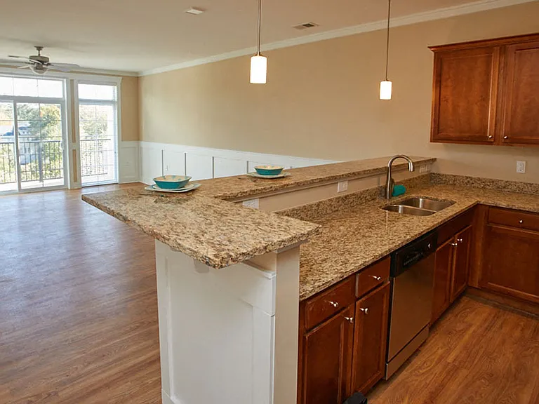 Grand View Luxury Apartments — Photo 13