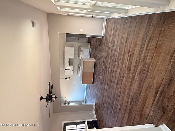 5th image of 220 Rowell Rd