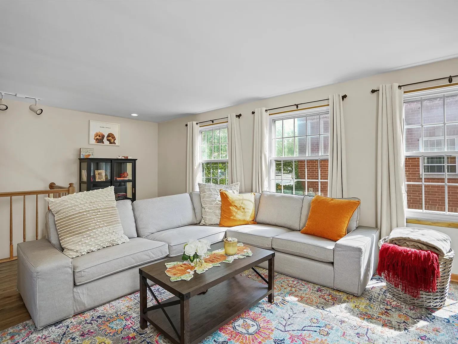 4 bed, 1.5 bath, 1800 sqft, $3,200 — Photo 3