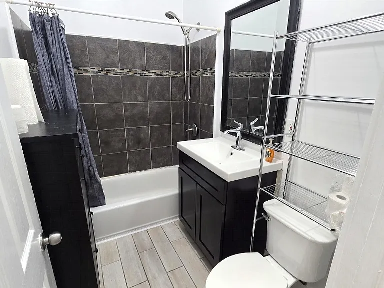 117 N Edgemont St #1 — Photo 8