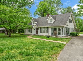 609 W Main St, Waverly, TN 37185