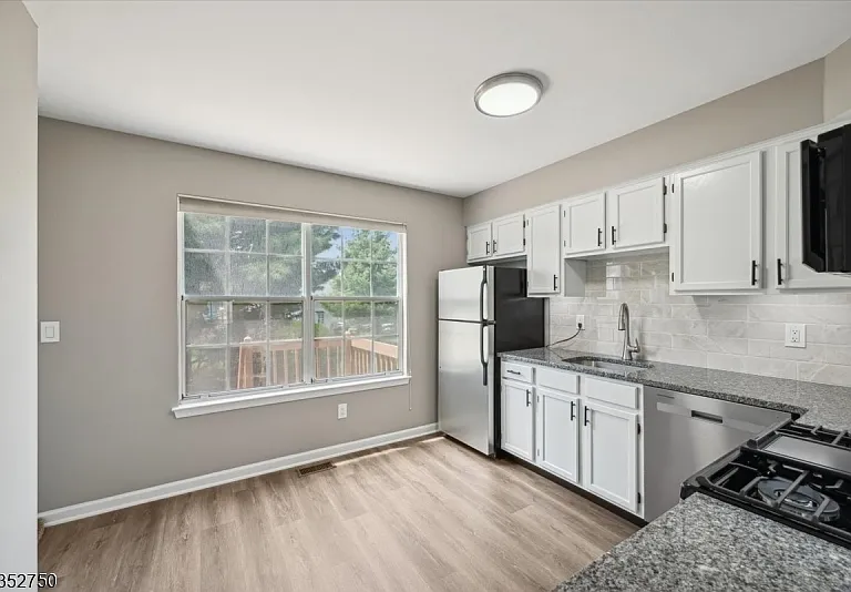 907 Wetherburn Ct — Photo 5