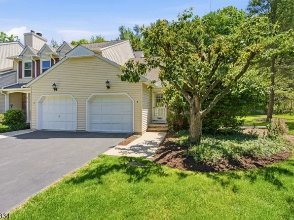 6 Carriage Ln, Sparta Twp., NJ 07871
