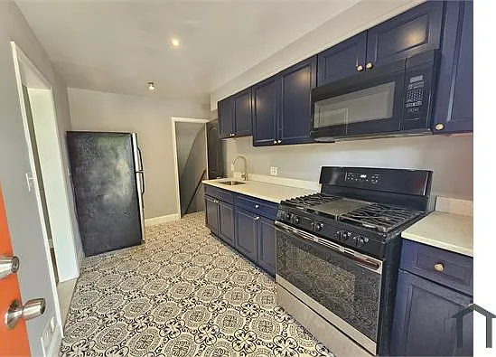 8643 Oak Rd — Photo 1