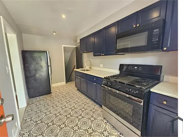 8643 Oak Rd, Parkville, MD 21234