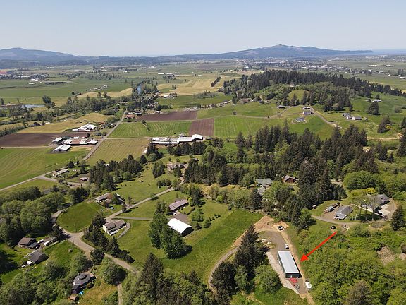 2nd image of 1690 Skyline Dr