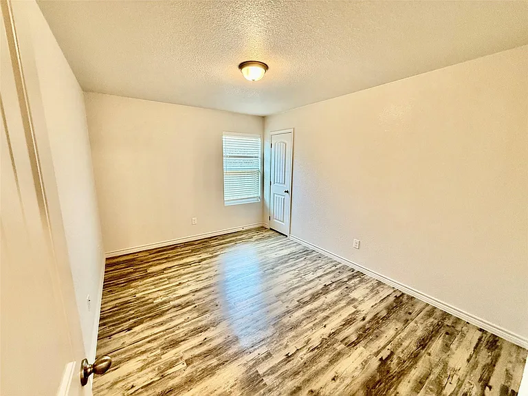 209 Dolphin Dr #B — Photo 12