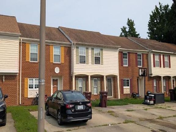 3rd image of 839 Huntly Ct