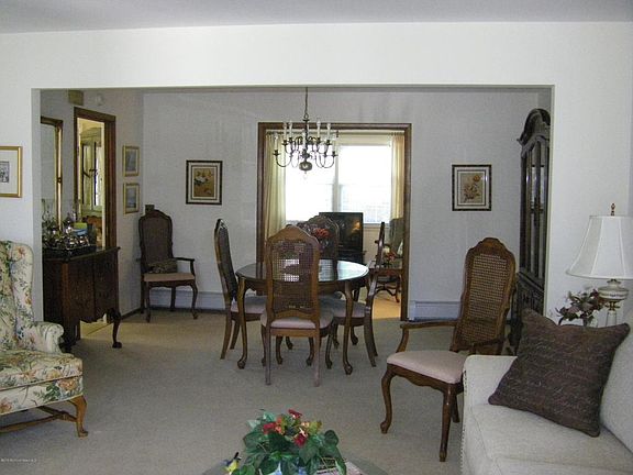 5th image of 3 Derby Ln