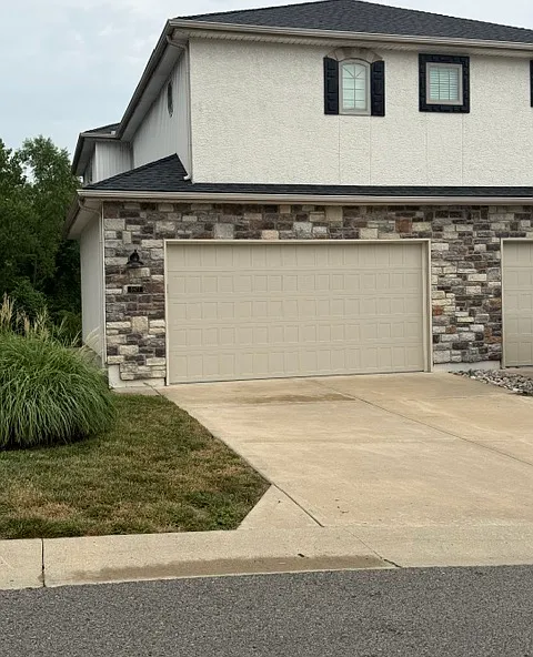 3 bed, 2.5 bath, 2000 sqft, $2,550 — Photo 1