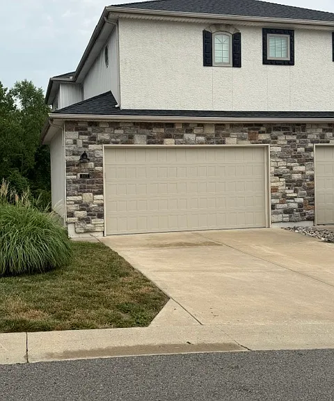 5977 N London Ave — Photo 3