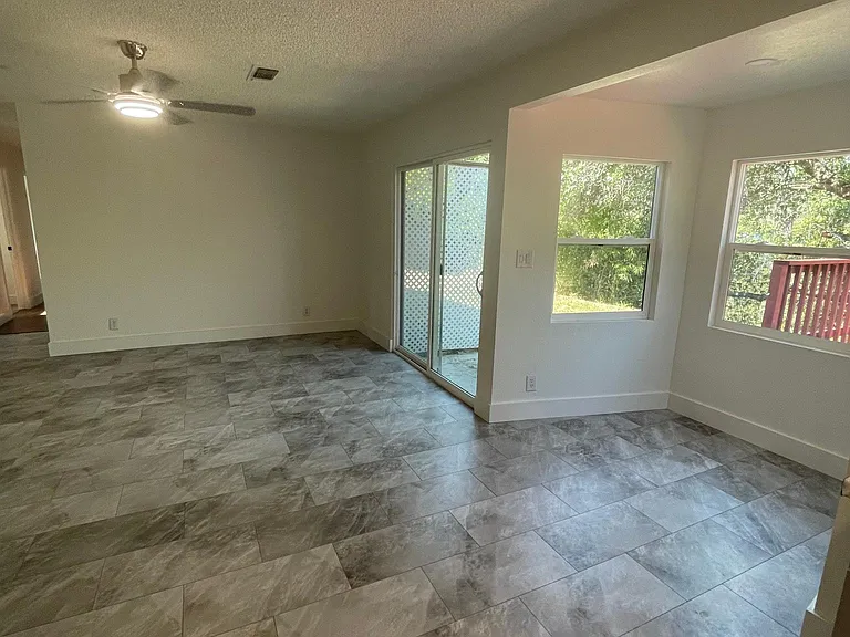 4400 Melody Ln — Photo 6