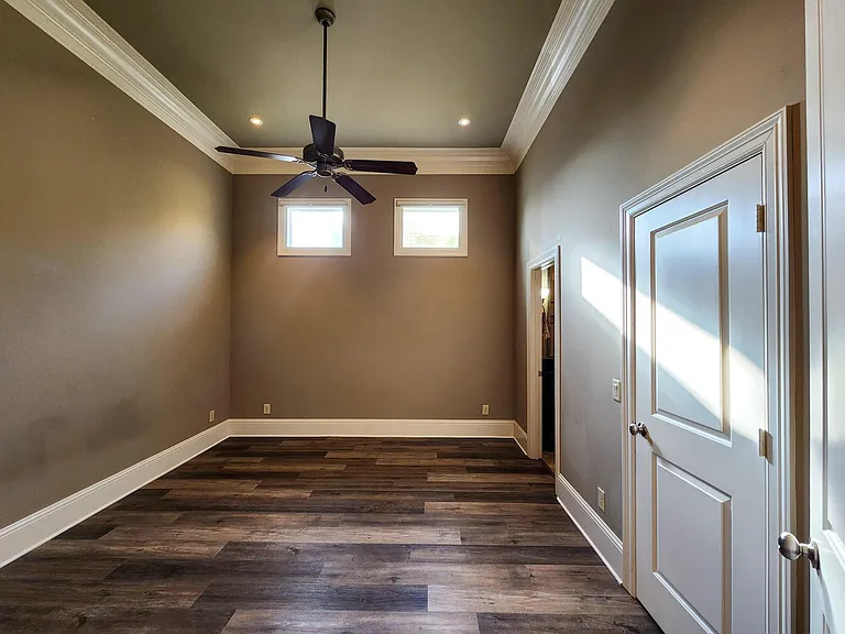 2510 Travis St #105 — Photo 3
