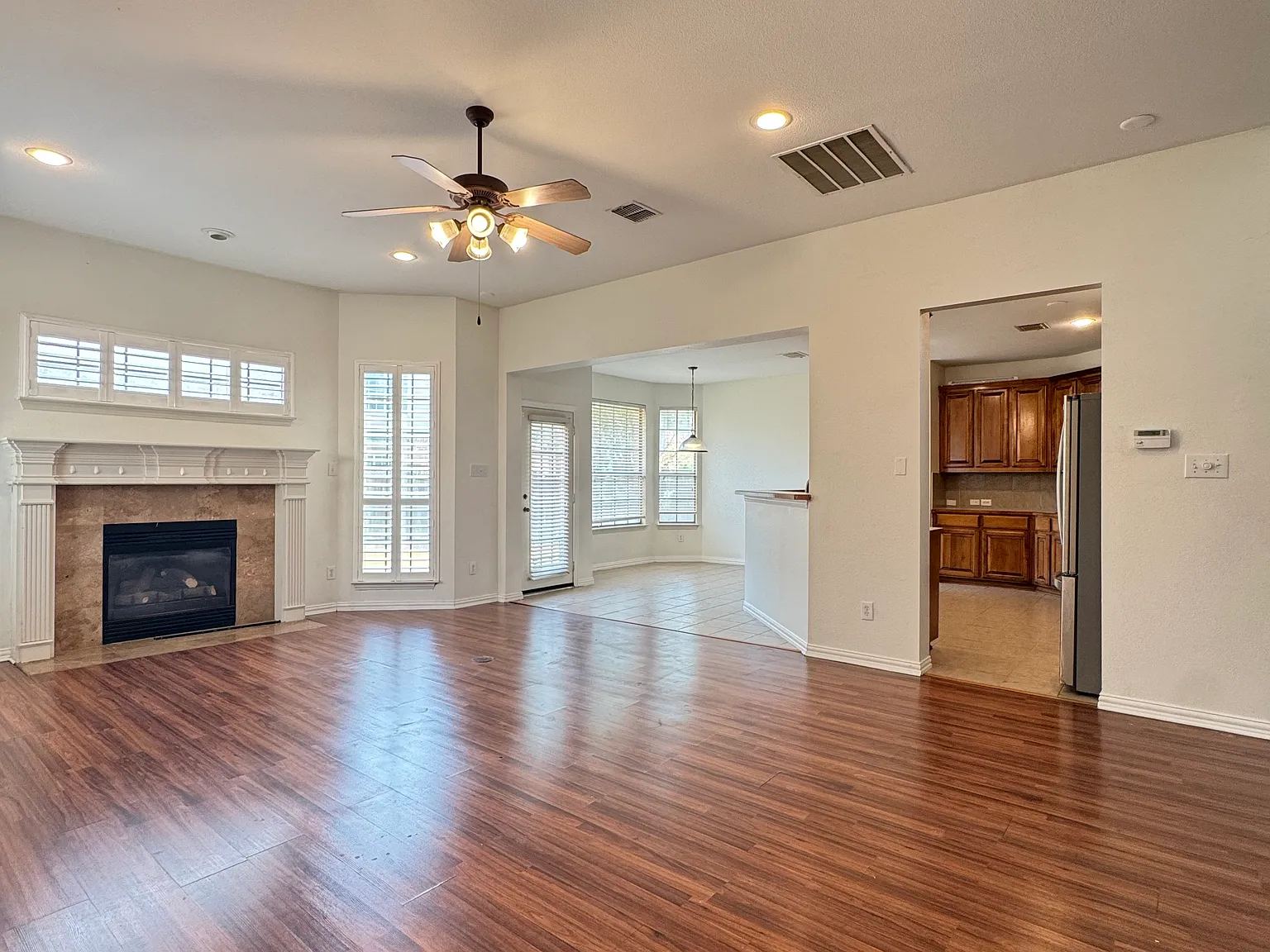 4 bed, 3.5 bath, 2931 sqft, $2,997 — Photo 3