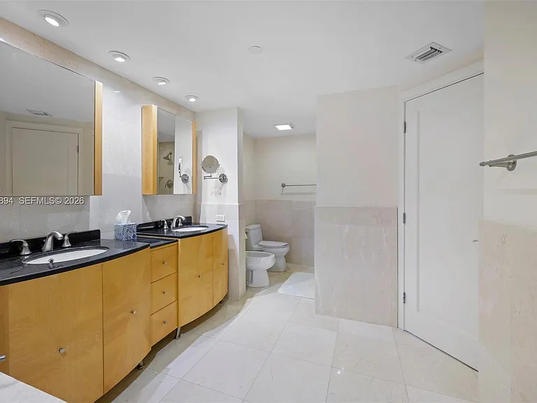 20191 E Country Club Dr #TS8 — Photo 14