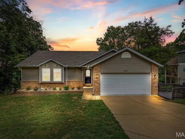 1029 S Lakeview Dr, De Soto, MO 63020