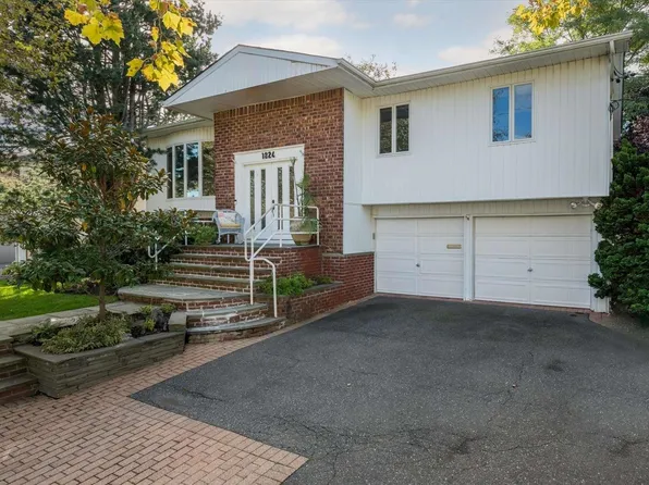 1824 Cynthia Lane, Merrick, NY 11566