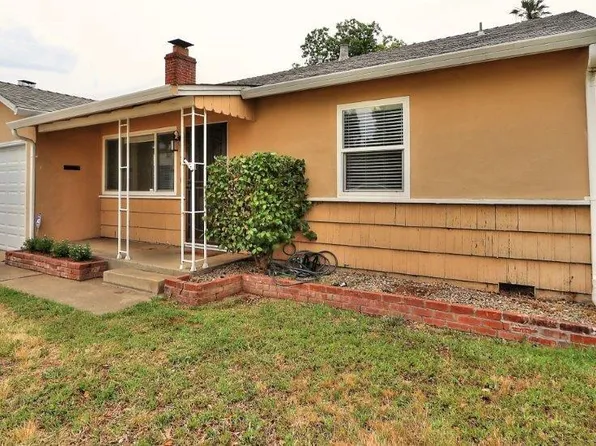 4910 Lippitt Ln, Sacramento, CA 95820