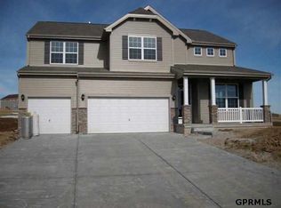 15904 Hanover Fls, Bennington, NE 68002