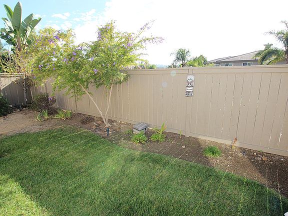Side yard off dining nook