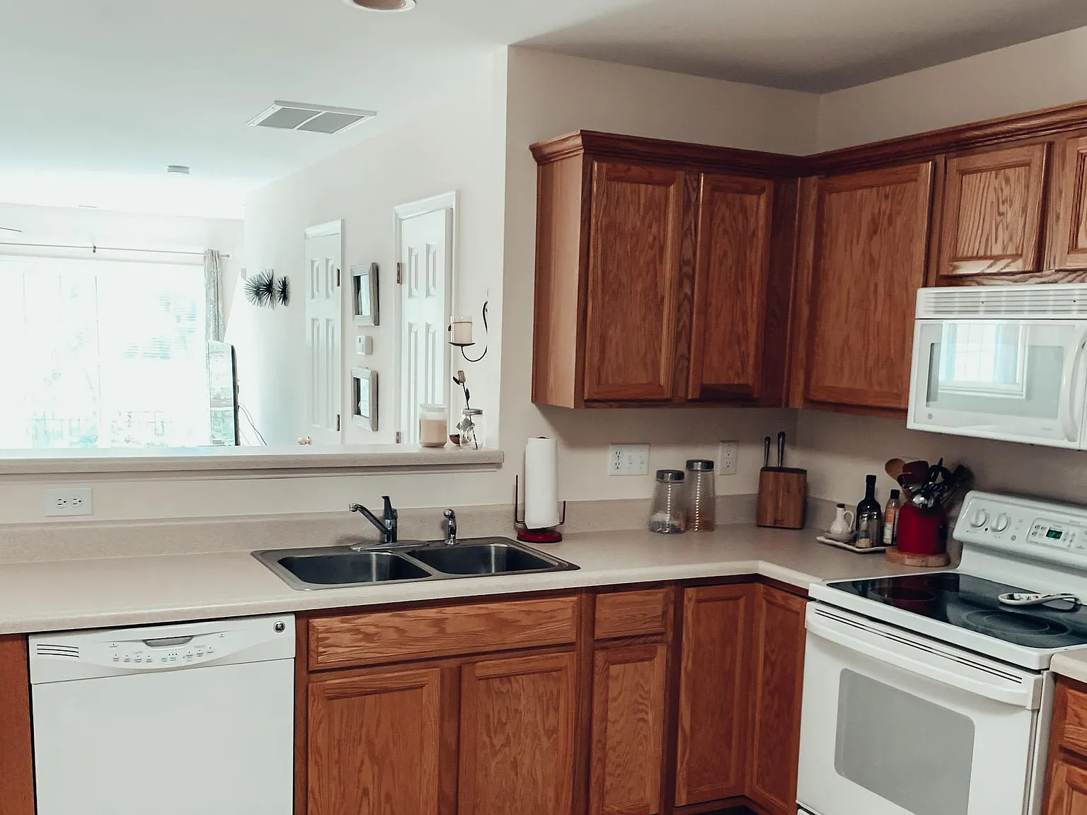 2 bed, 2.5 bath, 1339 sqft, $1,600 — Photo 4