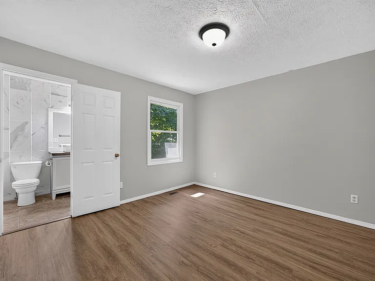 1339 S Hickory Grove Ln — Photo 12