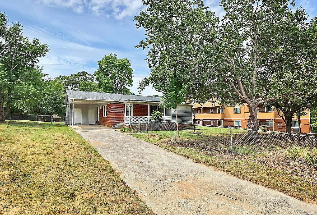 Front View - 1017 McLain Rd