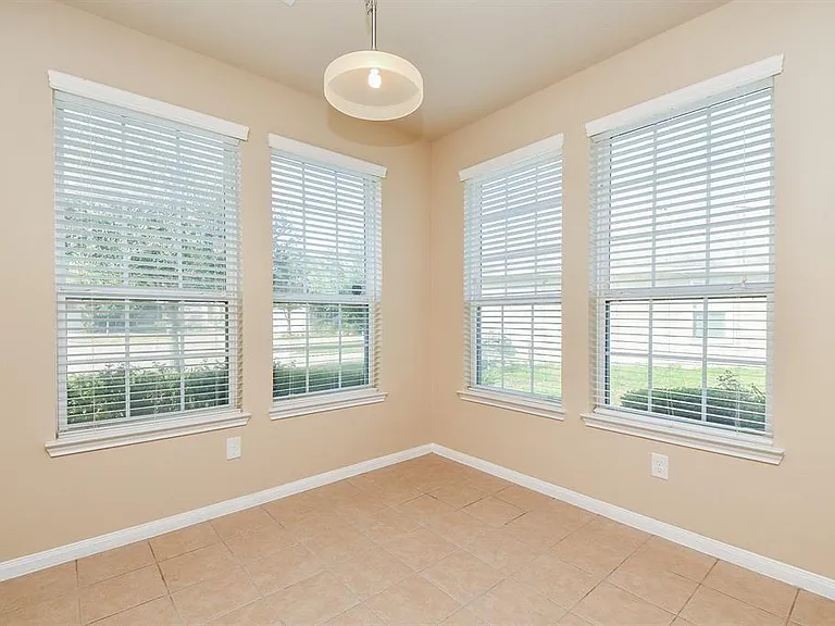 19311 Vermillion Ct — Photo 12