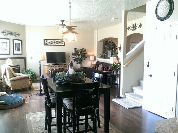 4th image of 19580 Portsmouth Dr