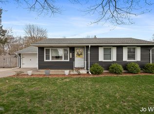 4369 41st St SW, Grandville, MI 49418