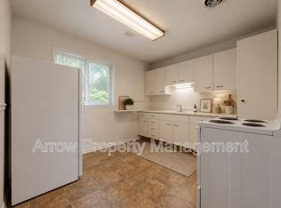 1426 S 20th St, Lincoln, NE 68502
