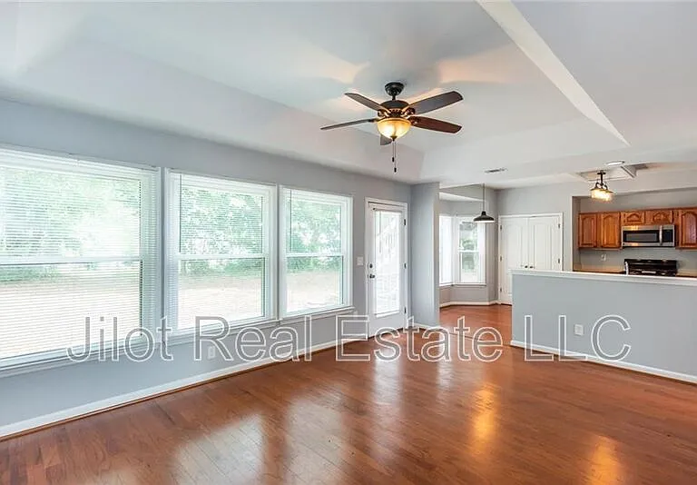483 Mountain Oaks Pkwy — Photo 11