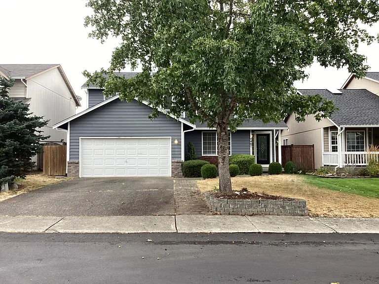 7407 195th St E — Photo 1