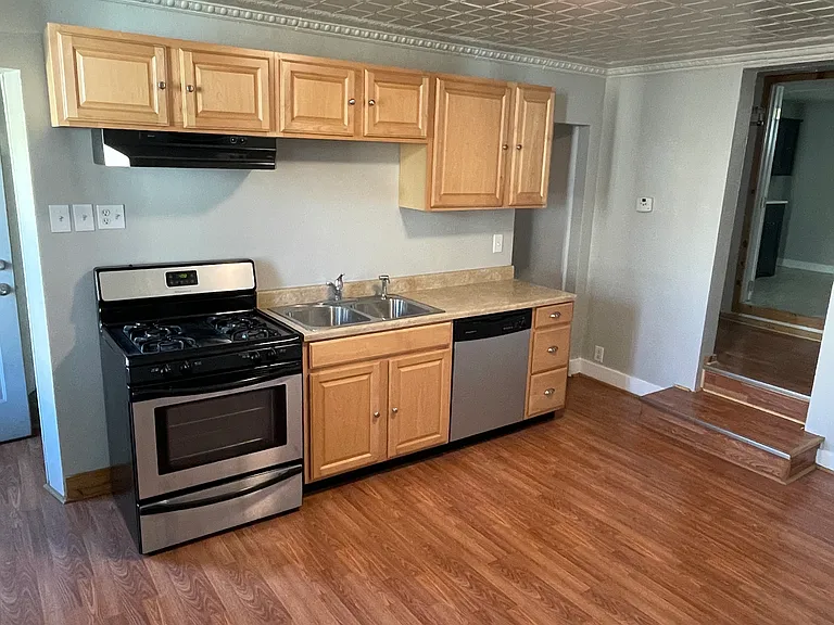 2622 Stella St — Photo 10