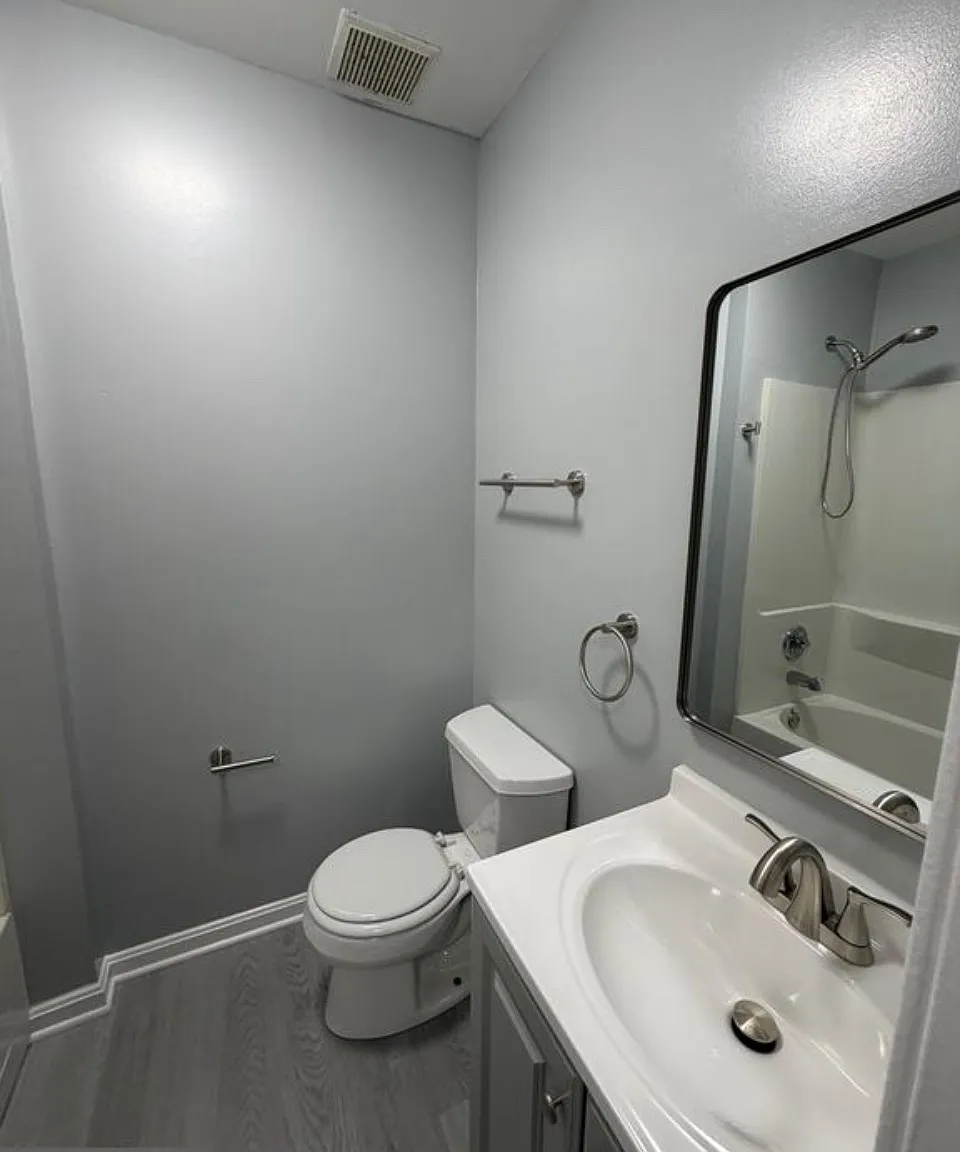 4 bed, 2148 sqft, $1,100 — Photo 2