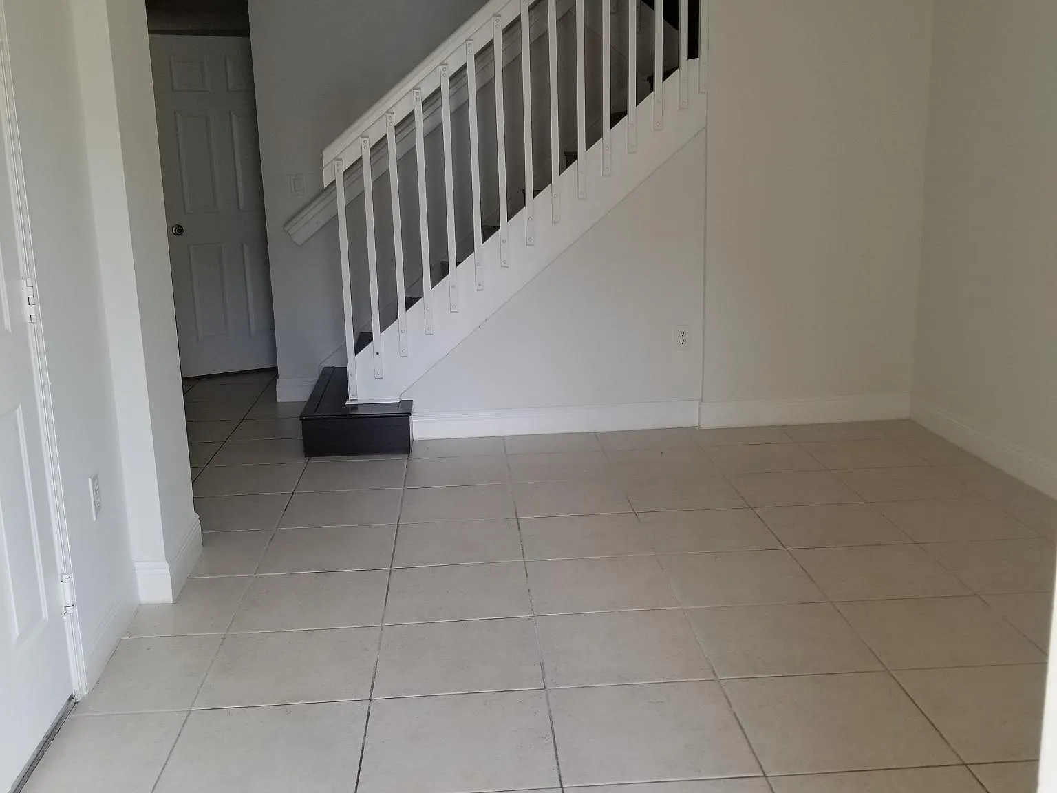 3 bed, 2.5 bath, 1750 sqft, $2,800 — Photo 3