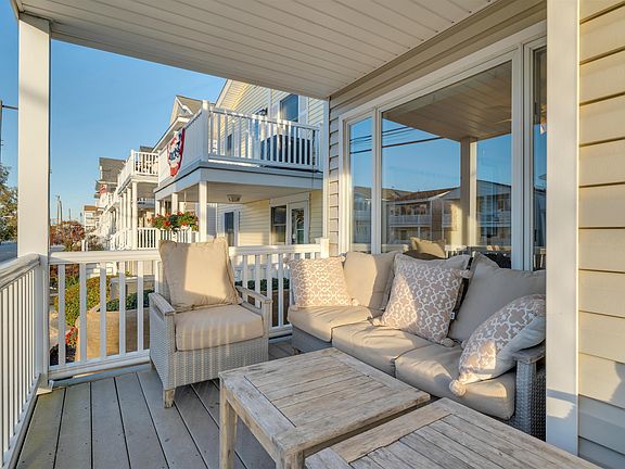 3rd image of 4145 Asbury Ave #1
