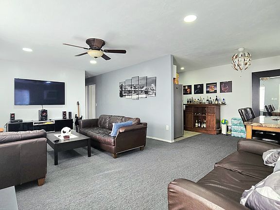 5th image of 1320 N 69th Way