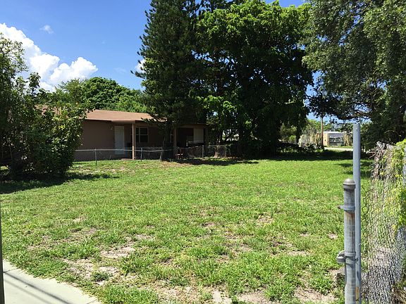 4th image of 21 Palm Trace Landings Dr