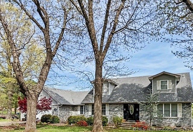 1st image of 378 Crestwood Dr