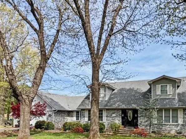 378 Crestwood Dr, Tahlequah, OK 74464